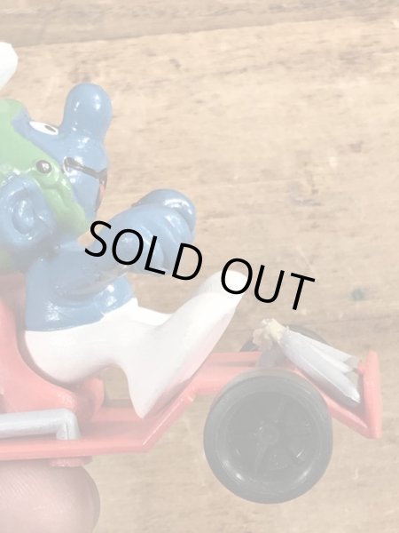 80年代頃のゴーカートに乗ったスーパースマーフのビンテージのPVCフィギュア