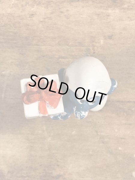 70年代頃のプレゼントを持ったスマーフのビンテージのPVCフィギュア