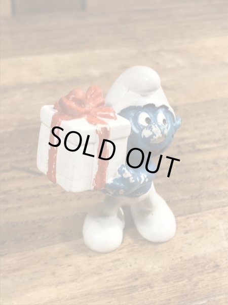 70年代頃のプレゼントを持ったスマーフのビンテージのPVCフィギュア