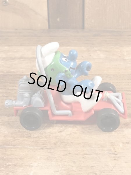 80年代頃のゴーカートに乗ったスーパースマーフのビンテージのPVCフィギュア