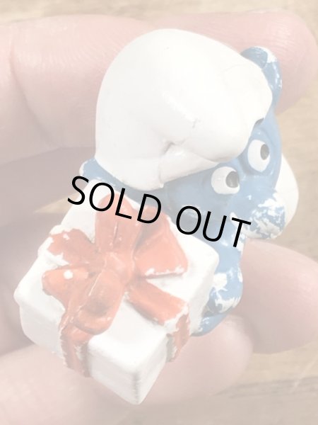 70年代頃のプレゼントを持ったスマーフのビンテージのPVCフィギュア