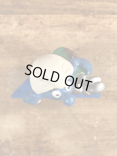 80年代頃のゴルフをしているスマーフのビンテージのPVCフィギュア