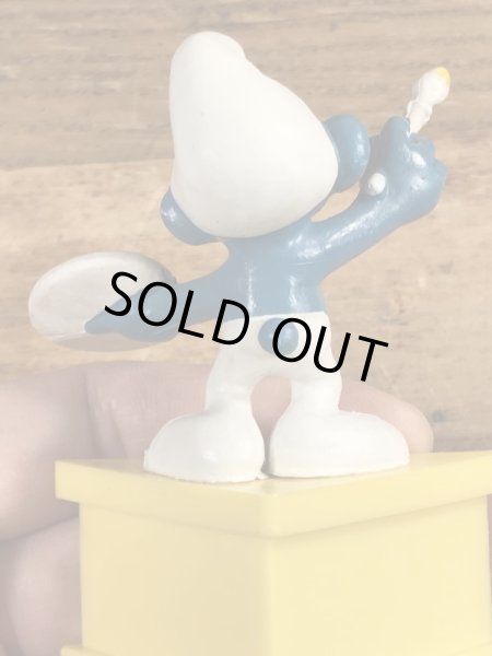 70年代頃の台座付きのスマーフのビンテージのPVCフィギュア