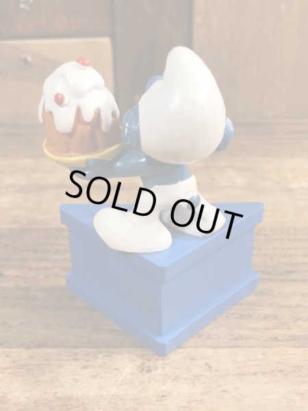 80’sのケーキを持ったスマーフのヴィンテージPVC製フィギュア