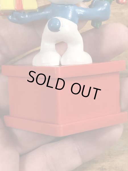 70’sのプレゼントを持ったスマーフのヴィンテージの台座付きPVC製フィギュア