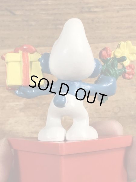 70年代頃のプレゼントを持ったスマーフのビンテージのPVCフィギュア