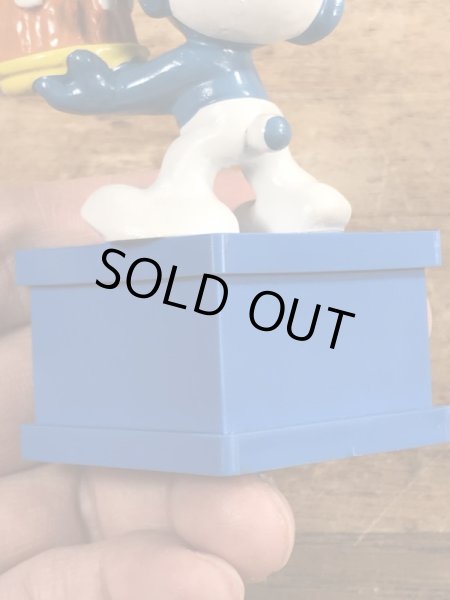 80’sのケーキを持ったスマーフのヴィンテージPVC製フィギュア