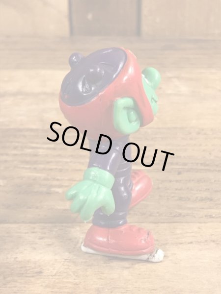 80年代頃のスケートをしているアストロスニックのビンテージのPVCフィギュア