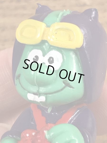 80年代頃のそりをしているビンテージのPVCフィギュア