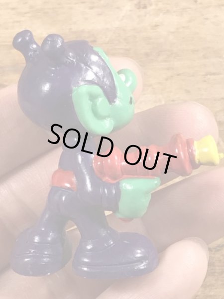 80年代頃の光線銃を持ったアストロスニックのビンテージのPVCフィギュア