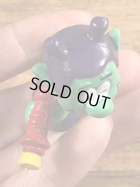 80年代頃の光線銃を持ったアストロスニックのビンテージのPVCフィギュア