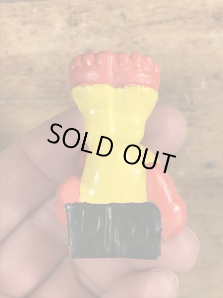 80’sの寝そべって本を読んでいるアストロスニックのヴィンテージのPVC製フィギュア