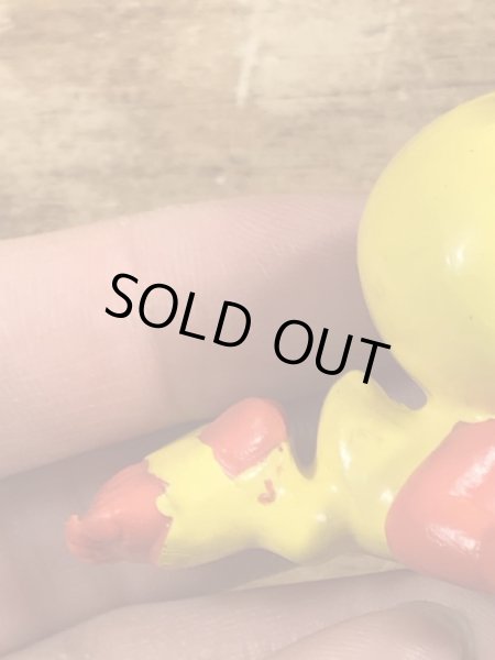 80年代頃の寝そべって本を読んでいるアストロスニックのビンテージのPVCフィギュア