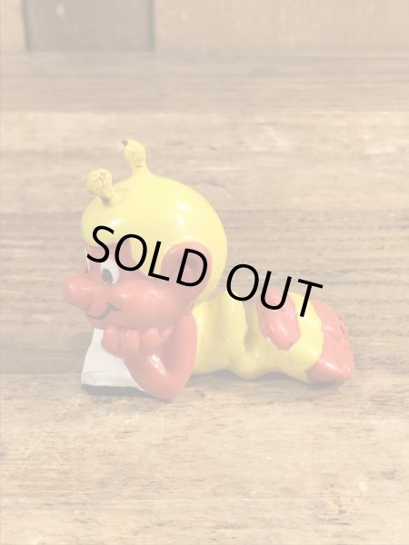 80’sの寝そべって本を読んでいるアストロスニックのヴィンテージのPVC製フィギュア