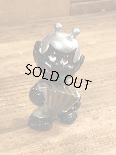 80年代頃のアコーディオンを弾いているアストロスニックのビンテージのPVCフィギュア