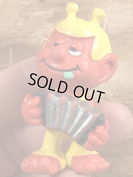 80年代頃のアコーディオンを弾いているアストロスニックのビンテージのPVCフィギュア