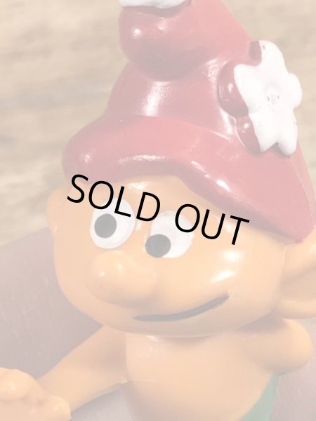 70年代頃のスマーフに似たグノームファミリーのビンテージのPVCフィギュア