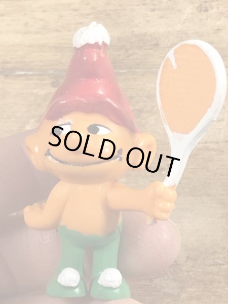 70年代頃のテニスをしているグノームファミリーのビンテージのPVCフィギュア