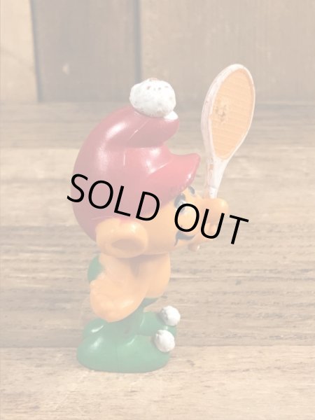 70年代頃のテニスをしているグノームファミリーのビンテージのPVCフィギュア