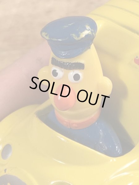 80年代頃のセサミストリートのバートのビンテージのミニカー