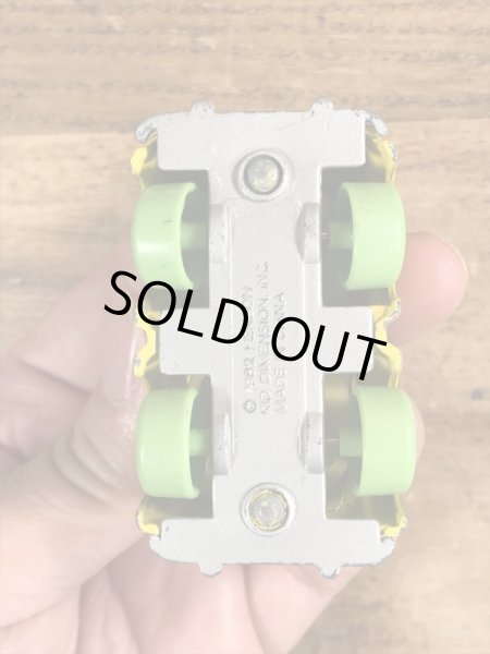 80’sのセサミストリートのバートのヴィンテージのダイキャストミニカー