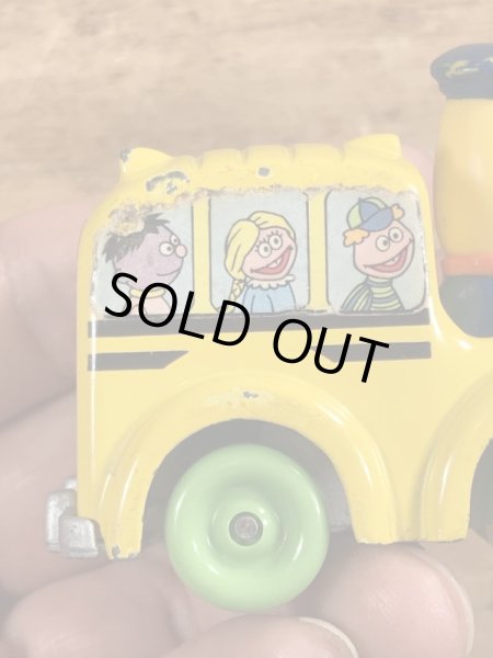 80年代頃のセサミストリートのバートのビンテージのミニカー