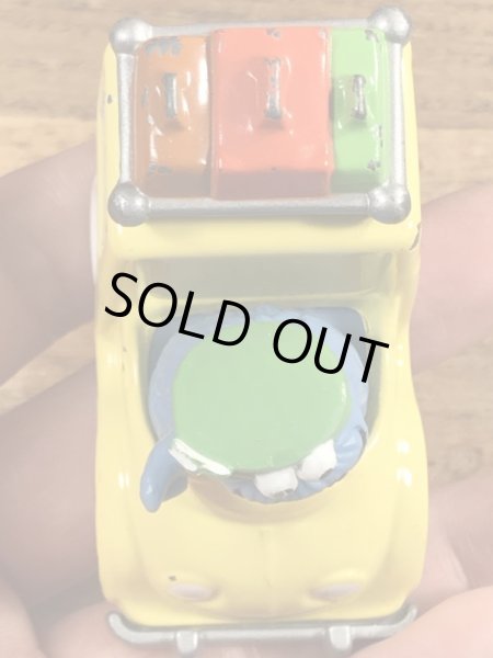 80年代頃のセサミストリートのクッキーモンスターのビンテージのミニカー