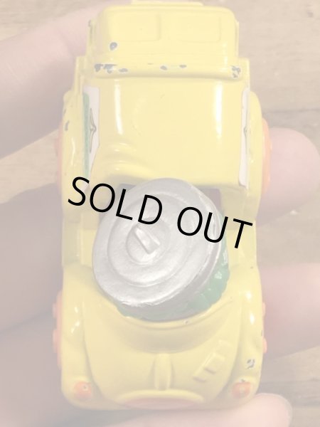 80年代頃のセサミストリートのオスカーのビンテージのミニカー