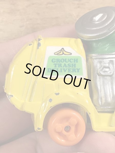 80年代頃のセサミストリートのオスカーのビンテージのミニカー