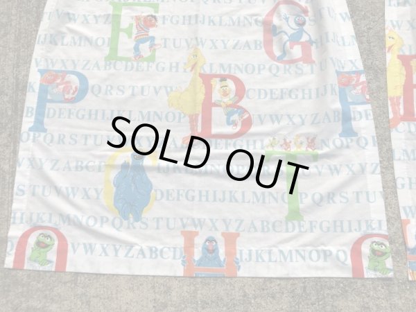 80年代頃のセサミストリートのビンテージのカーテン