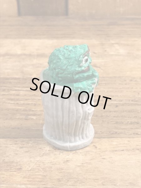 80年代頃のセサミストリートのオスカーのビンテージのPVCフィギュア