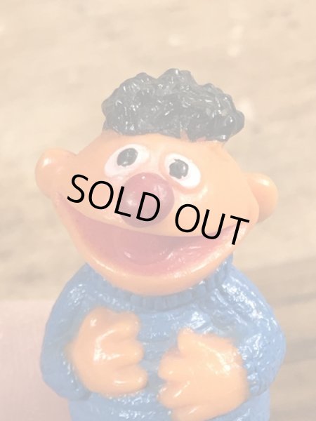 80年代頃のセサミストリートのアーニーのビンテージのPVCフィギュア