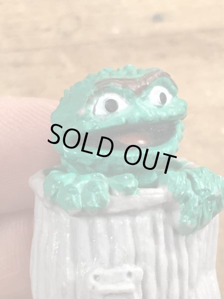 80年代頃のセサミストリートのオスカーのビンテージのPVCフィギュア