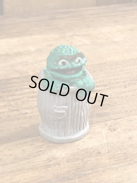 80年代頃のセサミストリートのオスカーのビンテージのPVCフィギュア