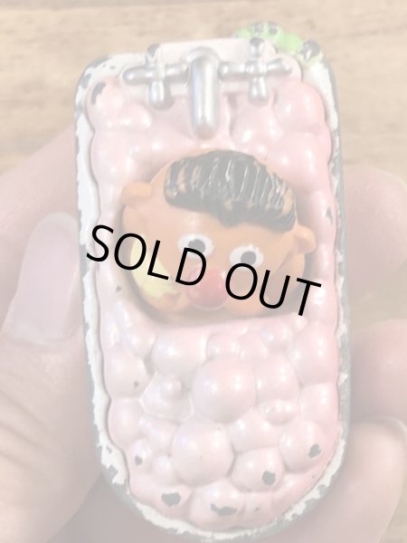 80年代頃のセサミストリートのアーニーのビンテージのミニカー