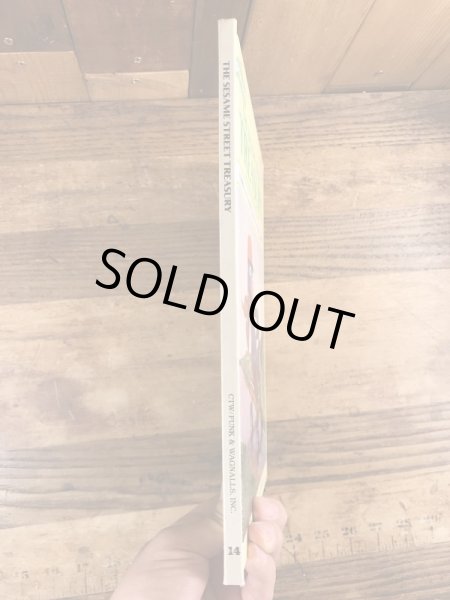 80年代頃のセサミストリートのビンテージの絵本