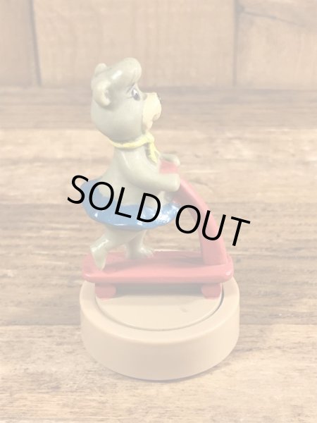 90年代頃のヨギベアのビンテージのミールトイ