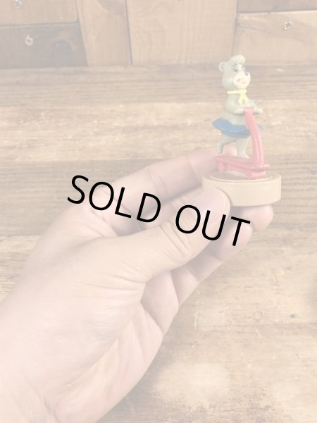 90年代頃のヨギベアのビンテージのミールトイ