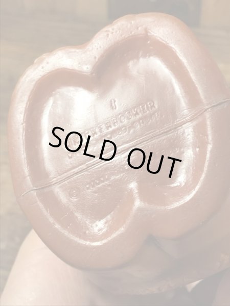 60年代頃のハンナバーベラのヨギベアのビンテージのコインバンクドール