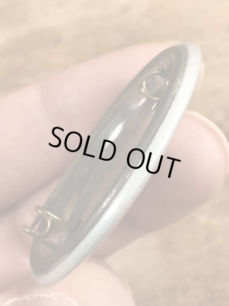 80’sのOld Enough To Fight Old Enough To Drinkのメッセージが書かれたビンテージの缶バッジ