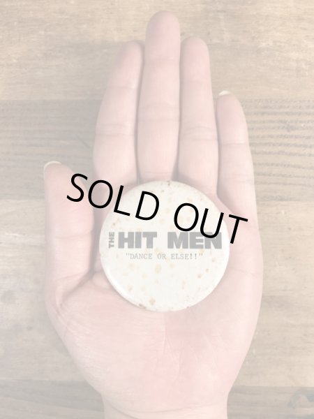 80年代頃のヒットマンと書かれたビンテージの缶バッジ