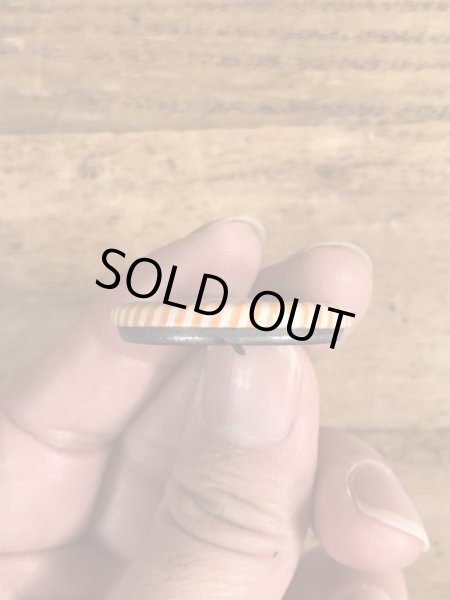 60~70’sのSave Water Shower With A Friendのメッセージが書かれたヴィンテージの缶バッチ