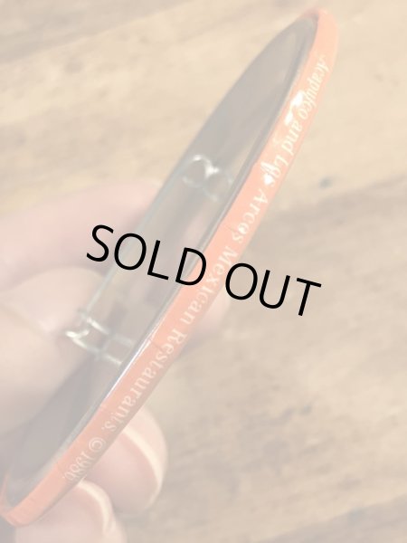 80'sのAsk Me If I Really Give A Shirt.のメッセージが書かれたビンテージの缶バッジ