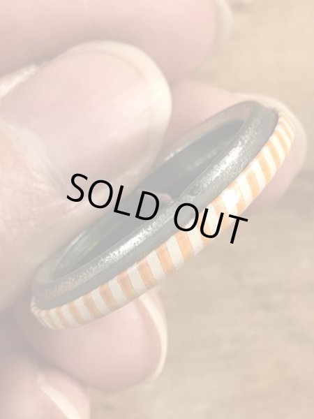 60~70’sのSave Water Shower With A Friendのメッセージが書かれたヴィンテージの缶バッチ