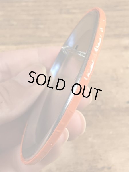 80'sのAsk Me If I Really Give A Shirt.のメッセージが書かれたビンテージの缶バッジ