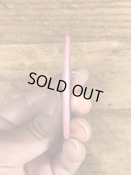 80年代頃のBite Meのブタが描かれたビンテージの缶バッジ