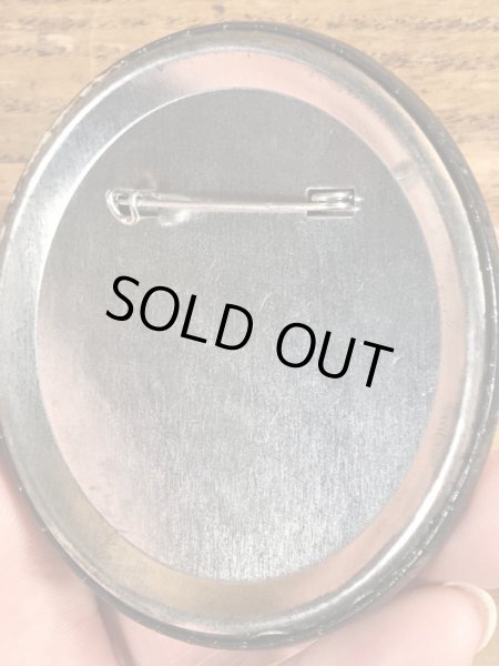 80年代頃のDon't Bug Me, Bug Stella!のメッセージが書かれたヴィンテージの缶バッチ