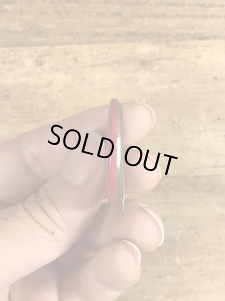 60~70年代頃のDraft Beer Not Studentsのメッセージが書かれたビンテージの缶バッジ