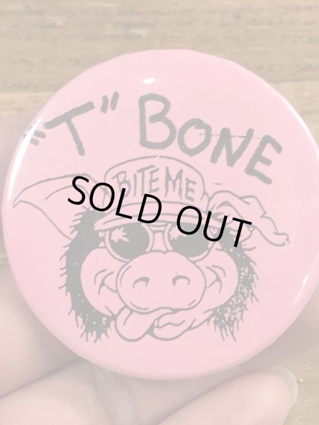 80年代頃のBite Meのブタが描かれたビンテージの缶バッジ