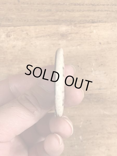 60年代頃のメッセージが書かれたビンテージの缶バッチ